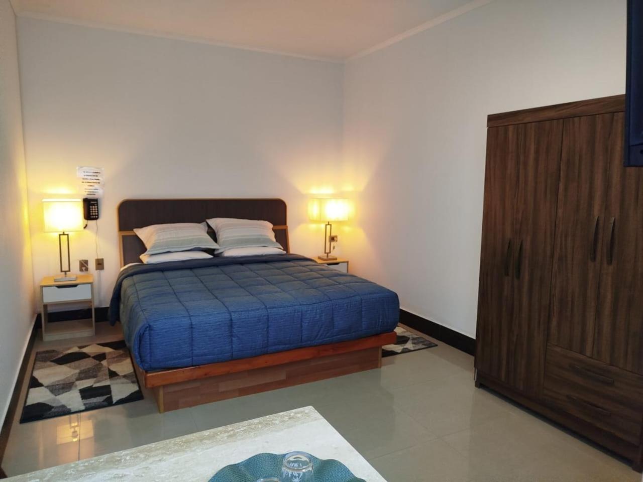 Ming Shen Hotel *